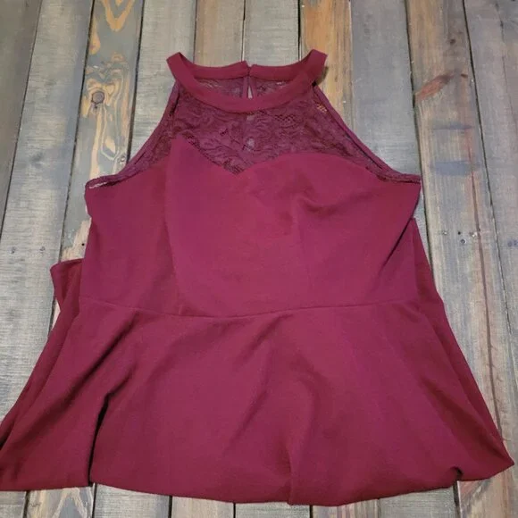 Women's Formal Dress - Picture 2 of 4